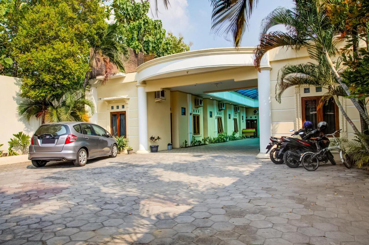 Oyo 3831 Pelangi Syariah Hotel Surakarta (Solo)