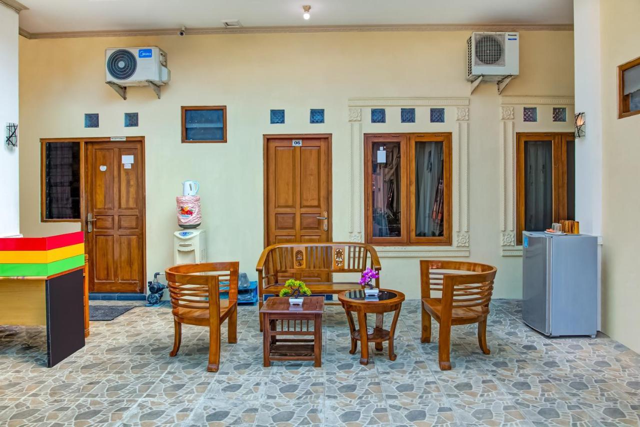 Oyo 3831 Pelangi Syariah Hotel 2*
