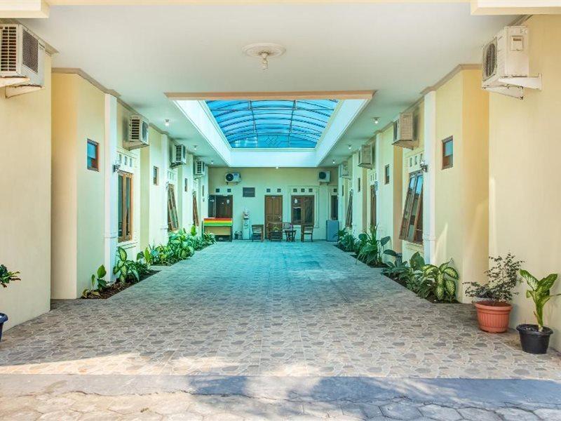 Oyo 3831 Pelangi Syariah Hotel